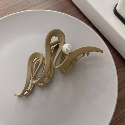 2026 Retro Korea Large Wave Grab Clip Frosted Acrylic Hair Clip Shark Clip Headdress Ladies Girls Fashion Hair Accessories